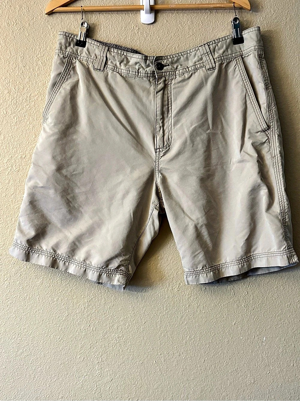 Royal Robbins Men's 38  Hiking Travel Shorts Beige 8" Inseam